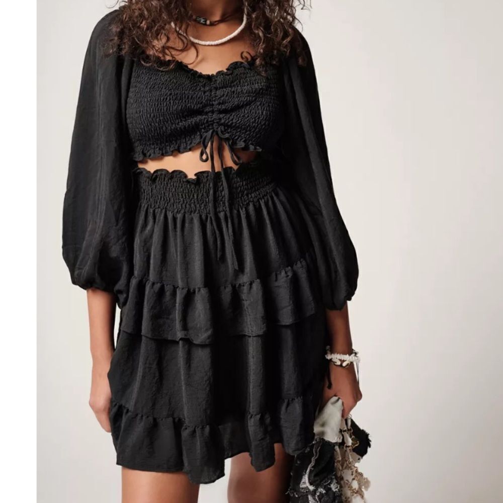 UO Kira Puff Sleeve Ruffle Mini Dress size medium